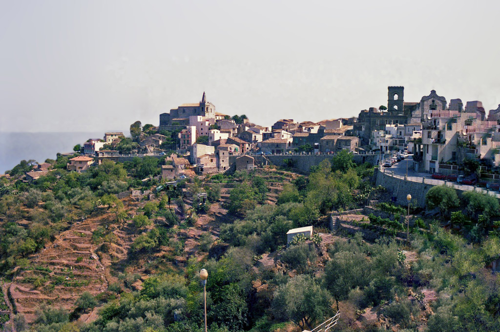 Forsa d´Agro-en-bergsby-på-Sicilien-1983